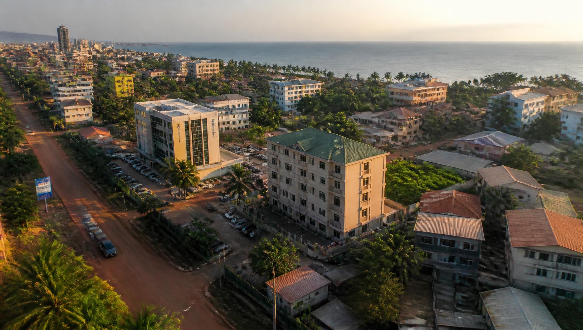 Vue aérienne du quartier de Kipe à Conakry